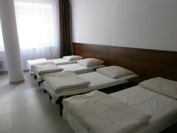 Фото номера Четырехместный номер без собственной ванной комнаты Хостелы Twoj Hostel Katowice г. Катовице 3