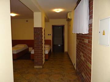 Фото номера Трехместный номер Отель Hotel Restauracja Kinga г. Катовице 5