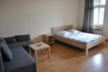 Фото номера Двухместный номер с 1 кроватью и общей ванной комнатой Хостелы Hostel Katowice Centrum г. Катовице 6