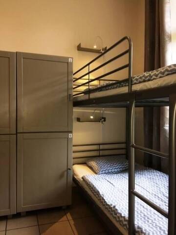 Фото номера Кровать в общем 8-местном номере Хостелы Hostel Katowice Centrum г. Катовице 5